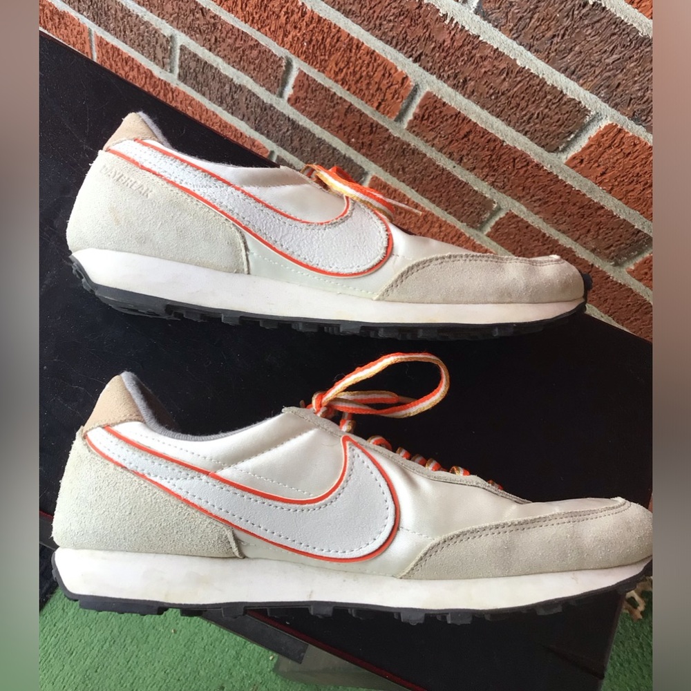 Nike Athletic Daybreak Sail Rush Orange Size 8